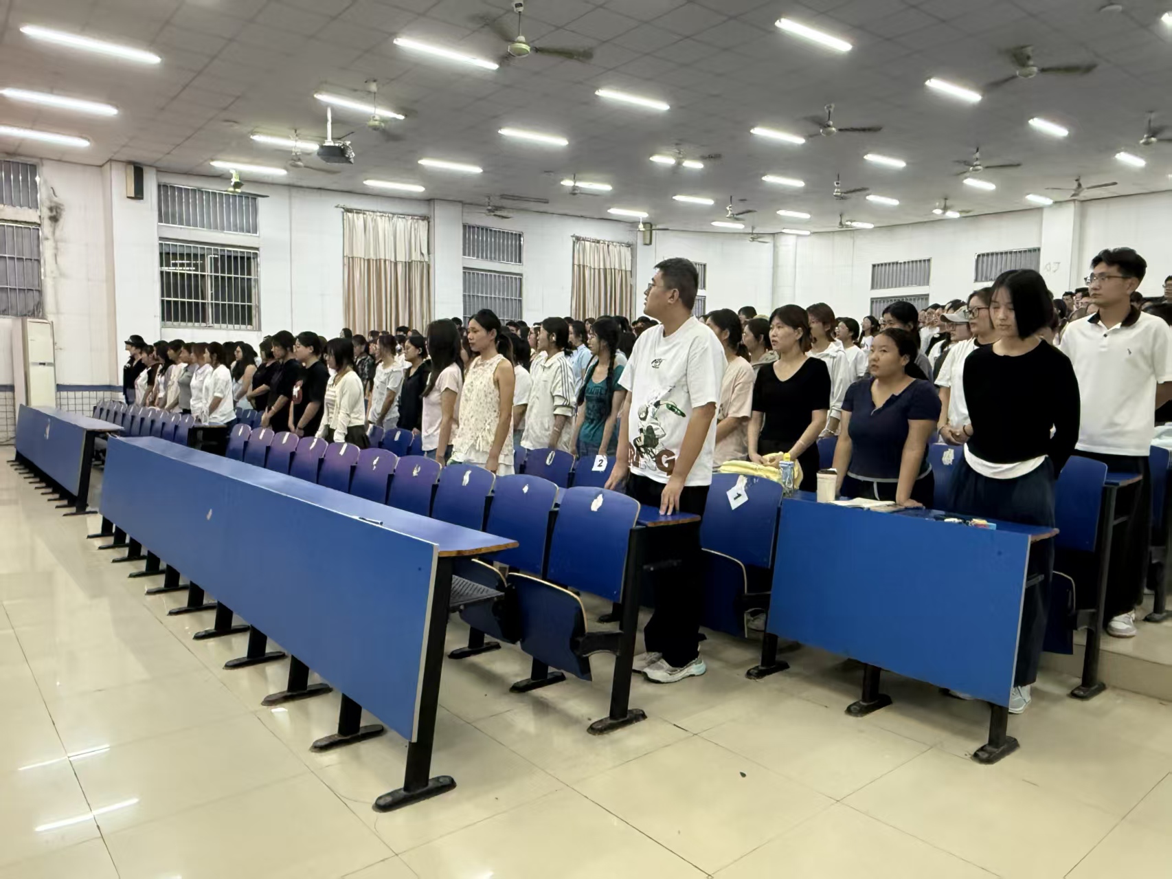 c7e286b9c3a3d0efffc5614365dcad3e.jpg