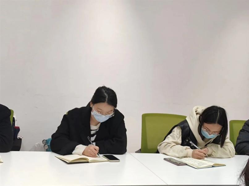 开会学习3(1).jpg 开会学习3(1).jpg