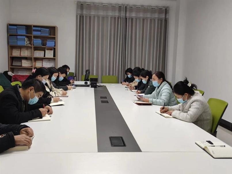 开会学习1(1).jpg 开会学习1(1).jpg