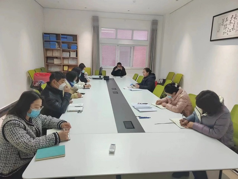 开会学习1.jpg 开会学习1.jpg