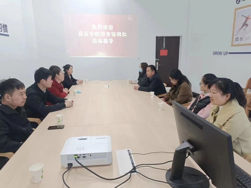 开封校区参观学习2.jpg 开封校区参观学习2.jpg