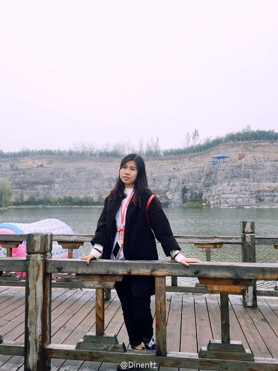 2016102513050974.jpg