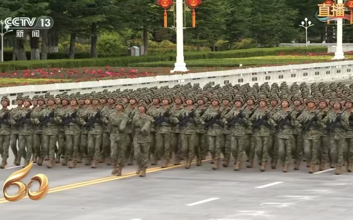 阅兵.jpg