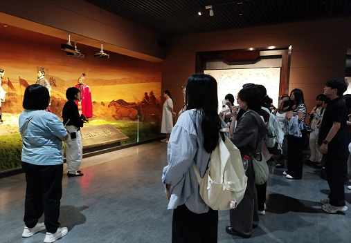 商丘市博物馆之行——外国语学院组织开展英语翻译实务实训活动 