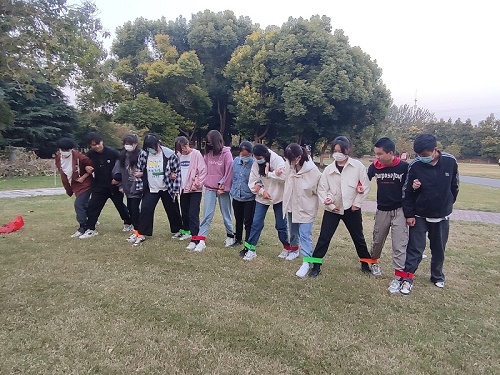 十人九足.jpg