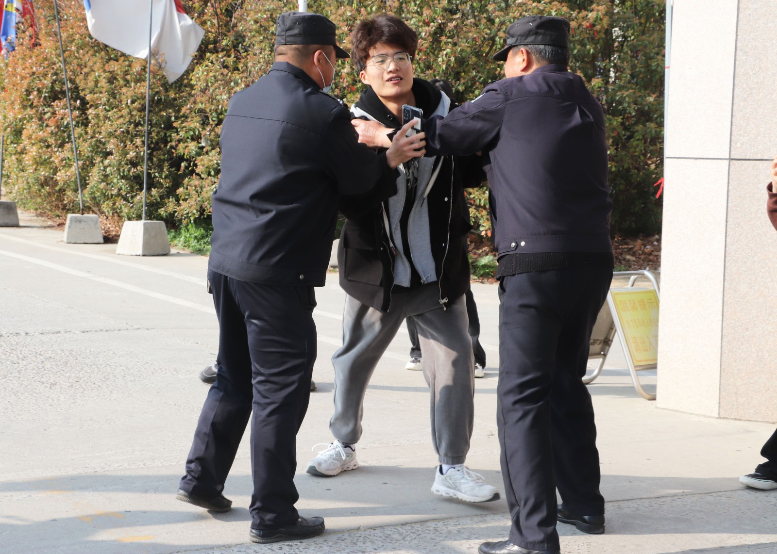 摄影记者王绍龙 刘守婷 悦泽飞 (4).jpg