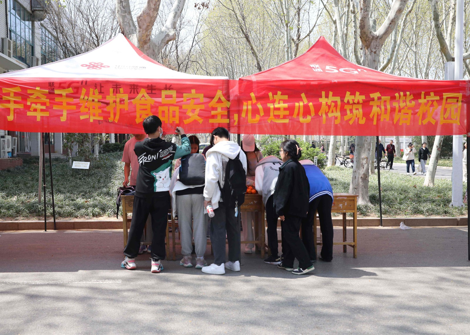 摄影记者高露苑 (2).jpg