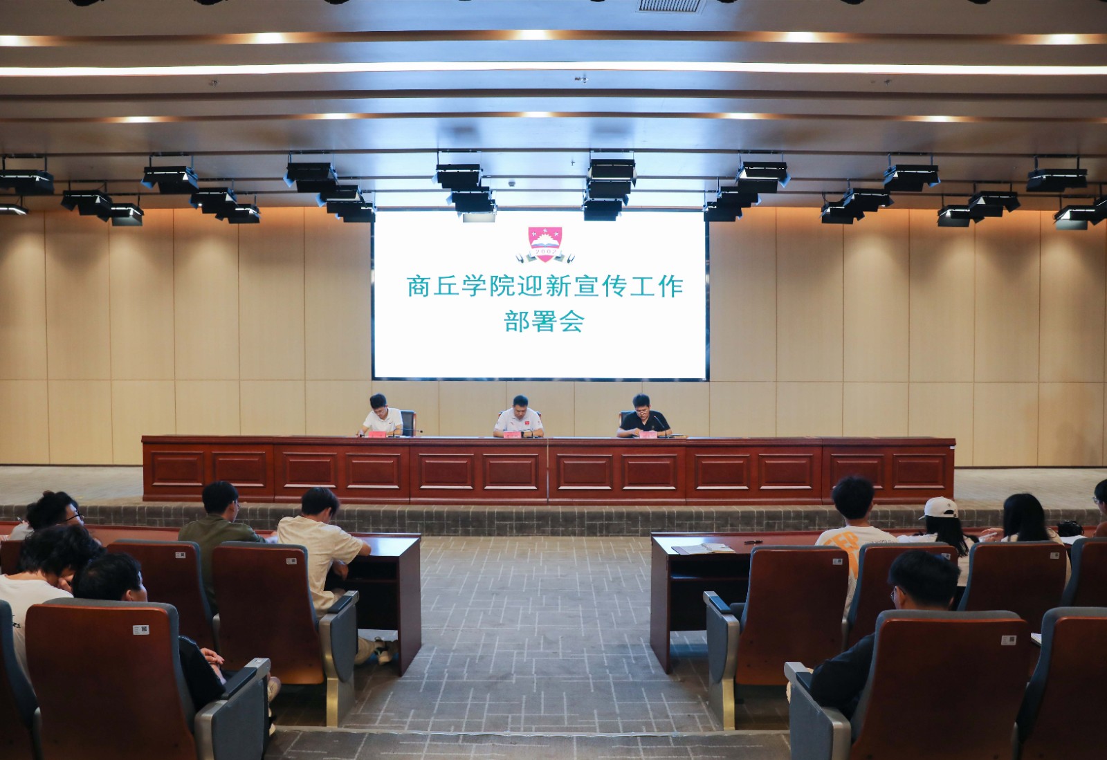 摄影记者高自豪修3.jpg